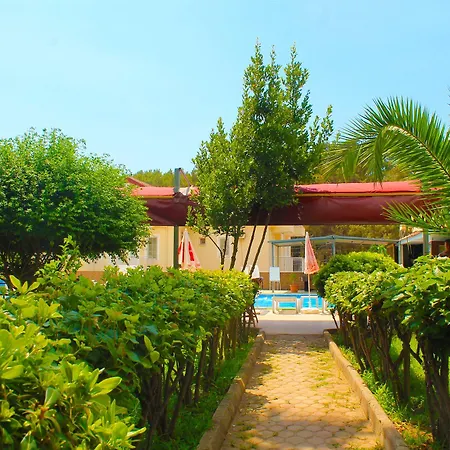 Carmina ホテル 3*