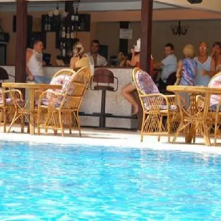 Carmina Hotel