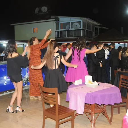 Hotel Carmina 3*