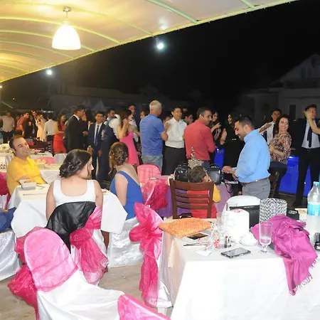 Hotel Carmina 3*
