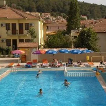 Carmina Hotel 3*