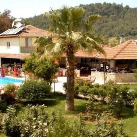 Carmina Hotel