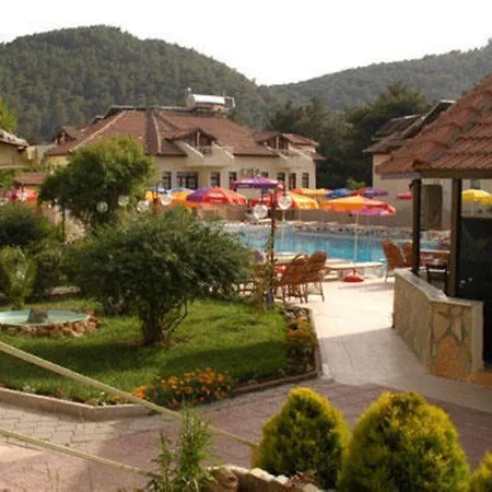 Carmina 3* 올루데니스