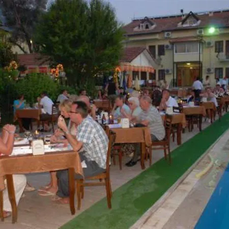 Carmina Hotel