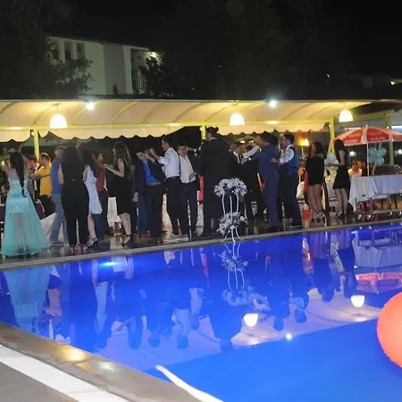 Carmina Otel 3*