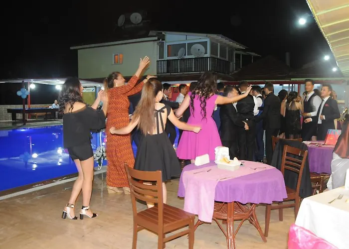 Ξενοδοχείο Carmina 3*