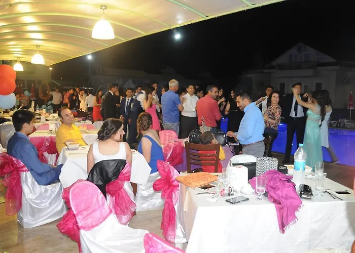 Ξενοδοχείο Carmina 3*